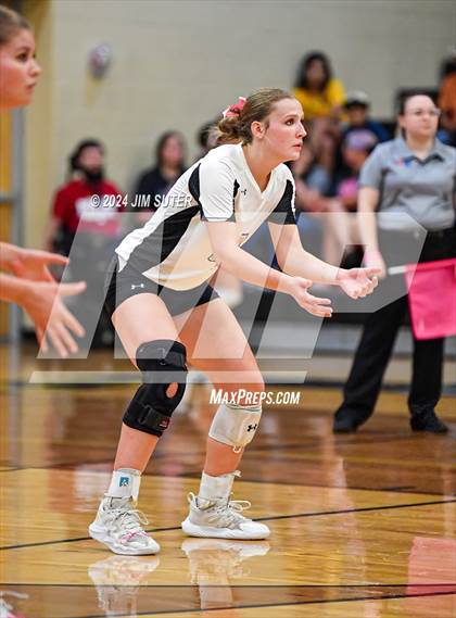 Thumbnail 1 in Giddings vs Caldwell photogallery.