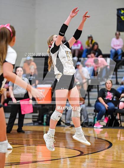 Thumbnail 2 in Giddings vs Caldwell photogallery.