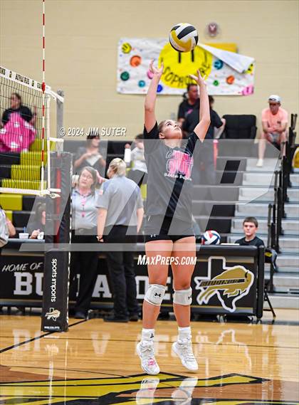 Thumbnail 2 in Giddings vs Caldwell photogallery.