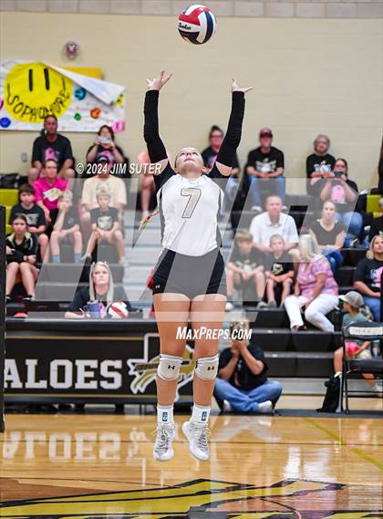 Thumbnail 3 in Giddings vs Caldwell photogallery.