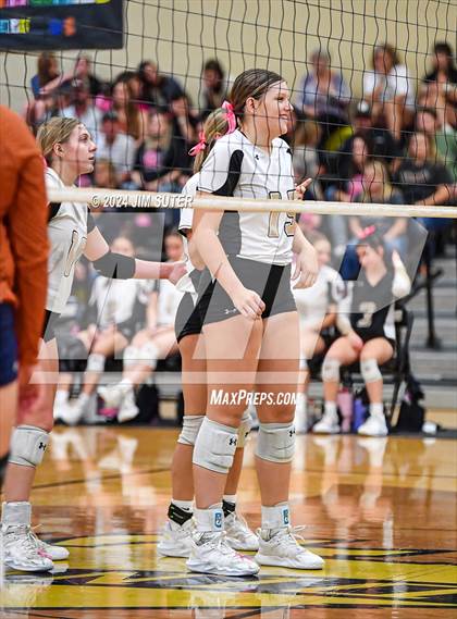 Thumbnail 3 in Giddings vs Caldwell photogallery.