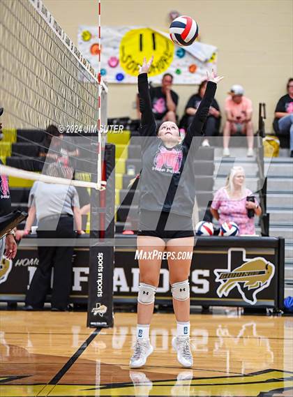 Thumbnail 3 in Giddings vs Caldwell photogallery.