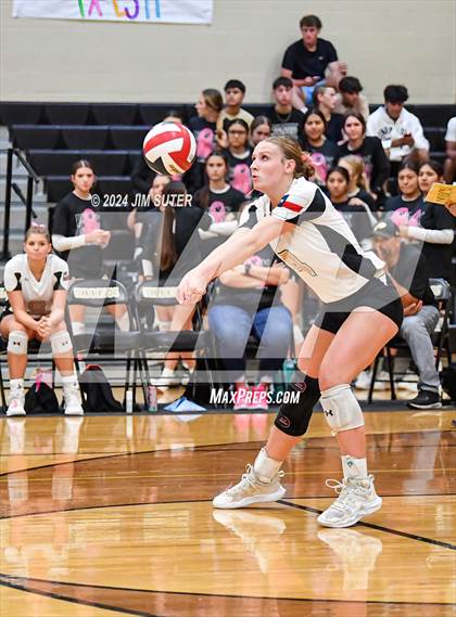 Thumbnail 1 in Giddings vs Caldwell photogallery.