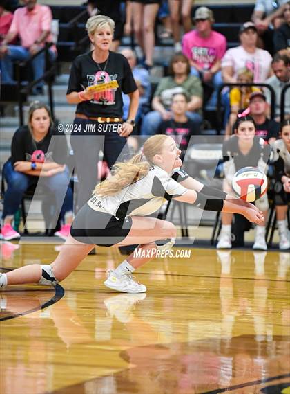 Thumbnail 3 in Giddings vs Caldwell photogallery.