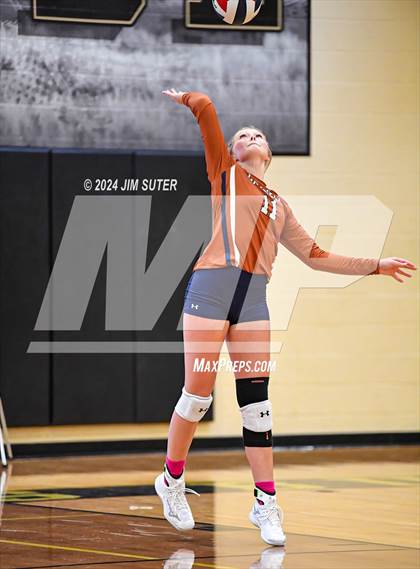 Thumbnail 1 in Giddings vs Caldwell photogallery.