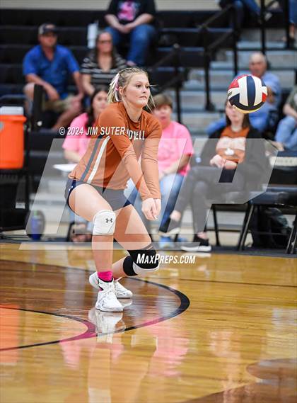 Thumbnail 2 in Giddings vs Caldwell photogallery.