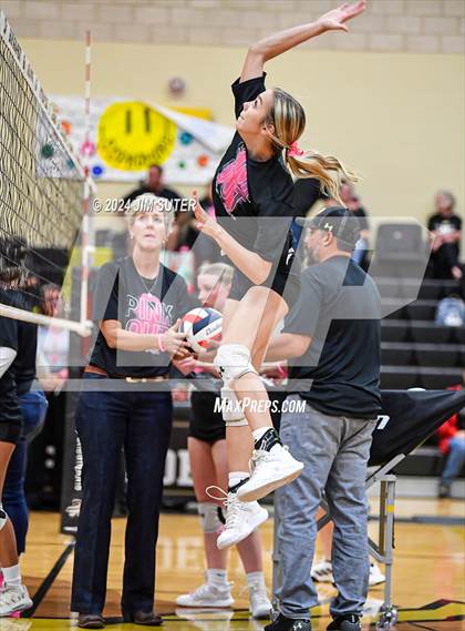 Thumbnail 2 in Giddings vs Caldwell photogallery.