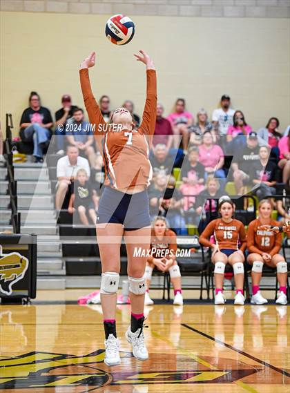 Thumbnail 3 in Giddings vs Caldwell photogallery.