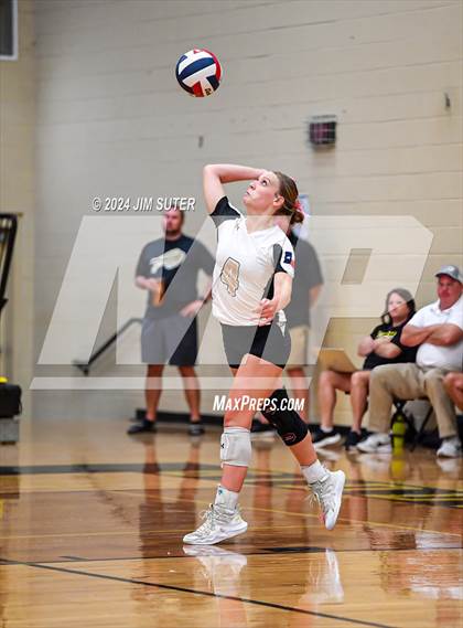 Thumbnail 2 in Giddings vs Caldwell photogallery.