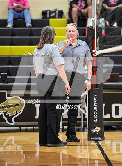 Thumbnail 2 in Giddings vs Caldwell photogallery.