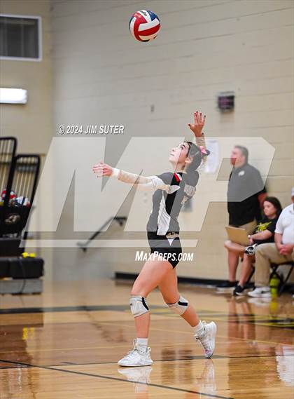 Thumbnail 3 in Giddings vs Caldwell photogallery.