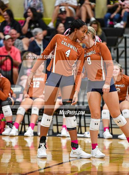 Thumbnail 3 in Giddings vs Caldwell photogallery.