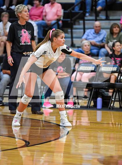 Thumbnail 2 in Giddings vs Caldwell photogallery.