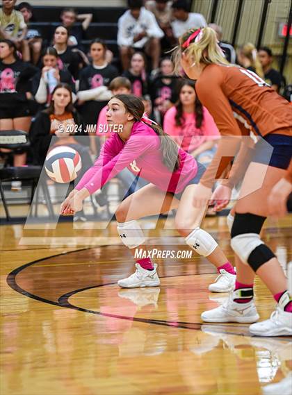 Thumbnail 3 in Giddings vs Caldwell photogallery.