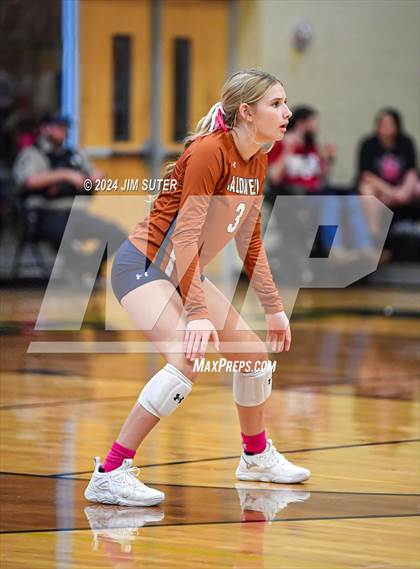 Thumbnail 2 in Giddings vs Caldwell photogallery.