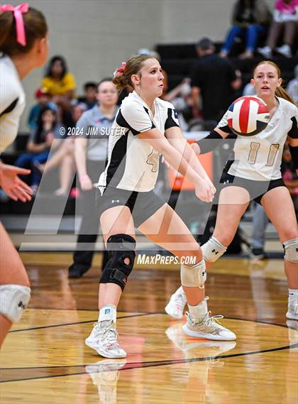 Thumbnail 2 in Giddings vs Caldwell photogallery.