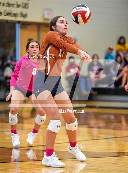 Thumbnail 2 in Giddings vs Caldwell photogallery.