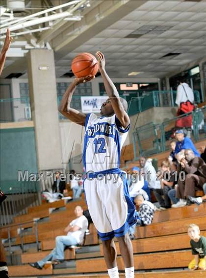 Thumbnail 3 in Windward vs. Huntington Beach (MaxPreps Holiday Classic) photogallery.