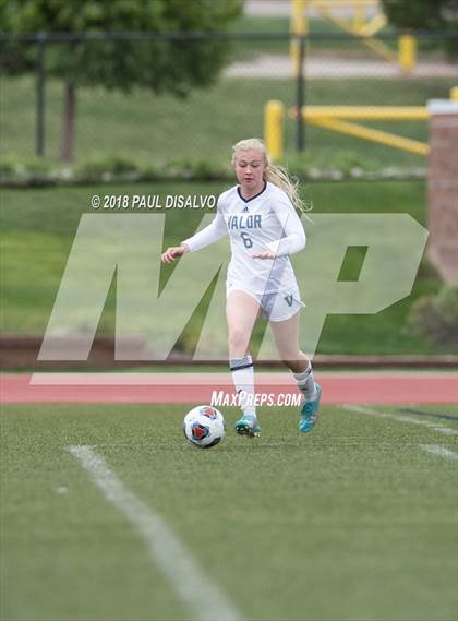 Thumbnail 3 in Glenwood Springs vs. Valor Christian (CHSAA 4A Semi-Final) photogallery.