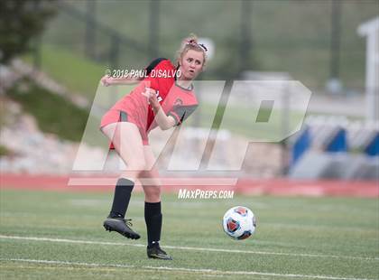 Thumbnail 2 in Glenwood Springs vs. Valor Christian (CHSAA 4A Semi-Final) photogallery.