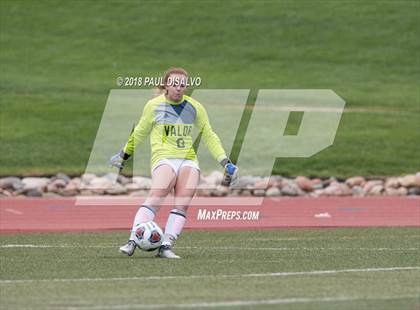 Thumbnail 1 in Glenwood Springs vs. Valor Christian (CHSAA 4A Semi-Final) photogallery.