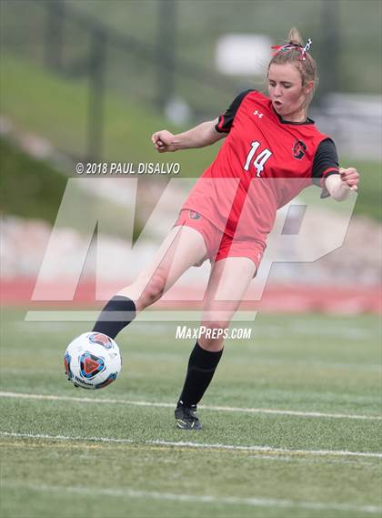 Thumbnail 3 in Glenwood Springs vs. Valor Christian (CHSAA 4A Semi-Final) photogallery.