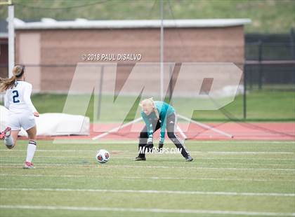Thumbnail 2 in Glenwood Springs vs. Valor Christian (CHSAA 4A Semi-Final) photogallery.