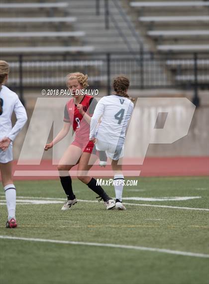 Thumbnail 3 in Glenwood Springs vs. Valor Christian (CHSAA 4A Semi-Final) photogallery.