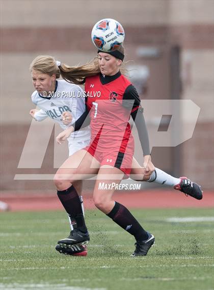 Thumbnail 2 in Glenwood Springs vs. Valor Christian (CHSAA 4A Semi-Final) photogallery.
