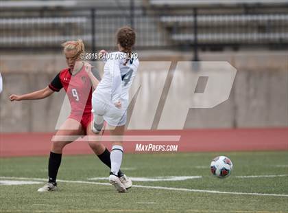 Thumbnail 1 in Glenwood Springs vs. Valor Christian (CHSAA 4A Semi-Final) photogallery.