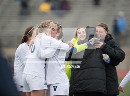 Thumbnail 2 in Glenwood Springs vs. Valor Christian (CHSAA 4A Semi-Final) photogallery.