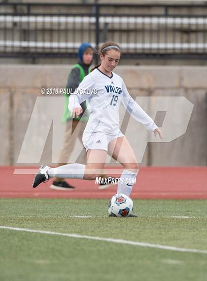 Thumbnail 2 in Glenwood Springs vs. Valor Christian (CHSAA 4A Semi-Final) photogallery.