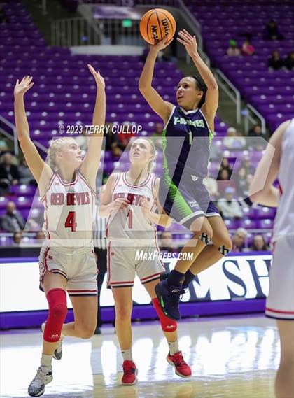 Thumbnail 2 in Timpanogos vs. Springville (UHSAA 5A Quarterfinal) photogallery.