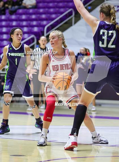 Thumbnail 1 in Timpanogos vs. Springville (UHSAA 5A Quarterfinal) photogallery.