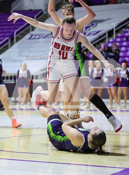 Thumbnail 2 in Timpanogos vs. Springville (UHSAA 5A Quarterfinal) photogallery.