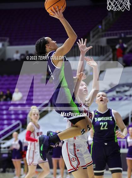 Thumbnail 1 in Timpanogos vs. Springville (UHSAA 5A Quarterfinal) photogallery.