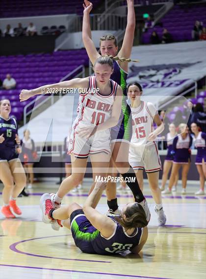 Thumbnail 3 in Timpanogos vs. Springville (UHSAA 5A Quarterfinal) photogallery.