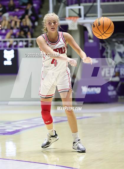 Thumbnail 1 in Timpanogos vs. Springville (UHSAA 5A Quarterfinal) photogallery.