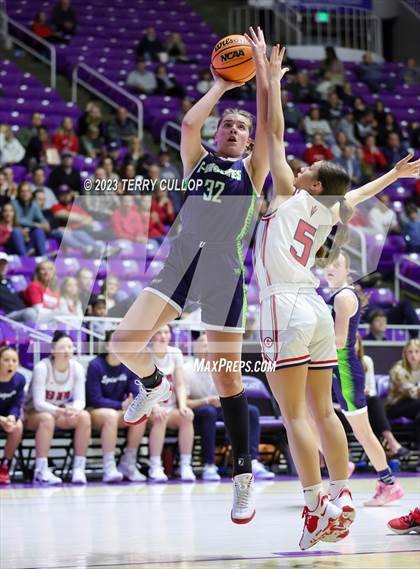 Thumbnail 3 in Timpanogos vs. Springville (UHSAA 5A Quarterfinal) photogallery.