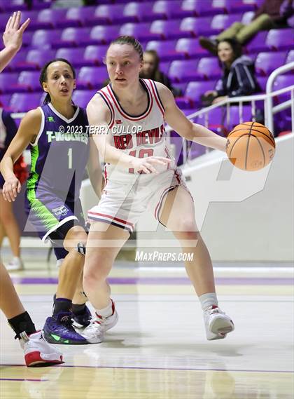 Thumbnail 3 in Timpanogos vs. Springville (UHSAA 5A Quarterfinal) photogallery.