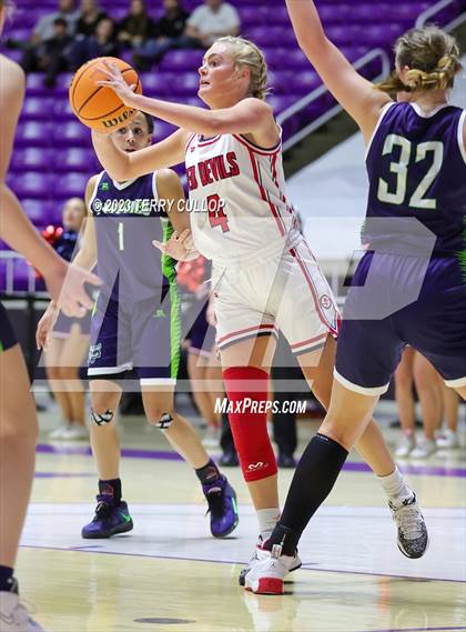 Thumbnail 3 in Timpanogos vs. Springville (UHSAA 5A Quarterfinal) photogallery.
