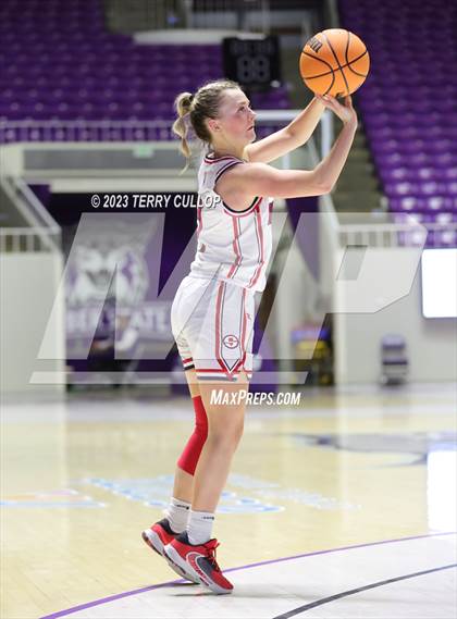 Thumbnail 3 in Timpanogos vs. Springville (UHSAA 5A Quarterfinal) photogallery.