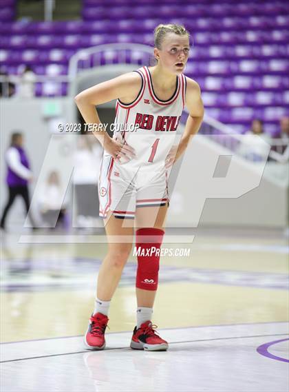Thumbnail 3 in Timpanogos vs. Springville (UHSAA 5A Quarterfinal) photogallery.