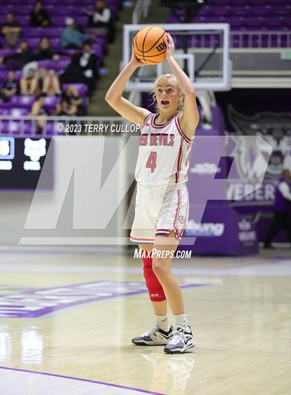 Thumbnail 3 in Timpanogos vs. Springville (UHSAA 5A Quarterfinal) photogallery.