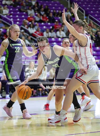 Thumbnail 3 in Timpanogos vs. Springville (UHSAA 5A Quarterfinal) photogallery.