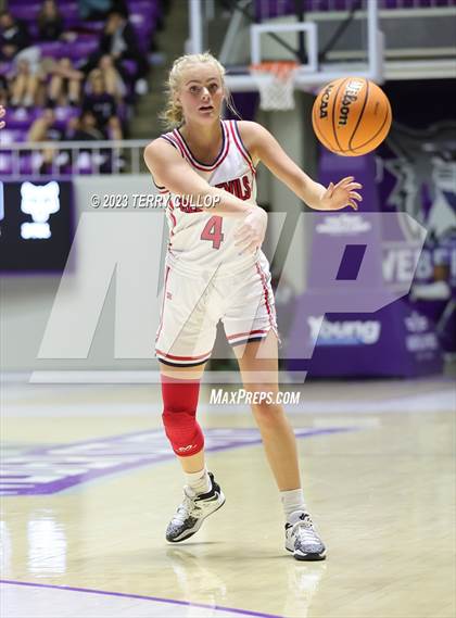 Thumbnail 3 in Timpanogos vs. Springville (UHSAA 5A Quarterfinal) photogallery.