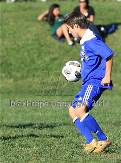 Thumbnail 3 in Capital Christian vs Mesa Verde photogallery.