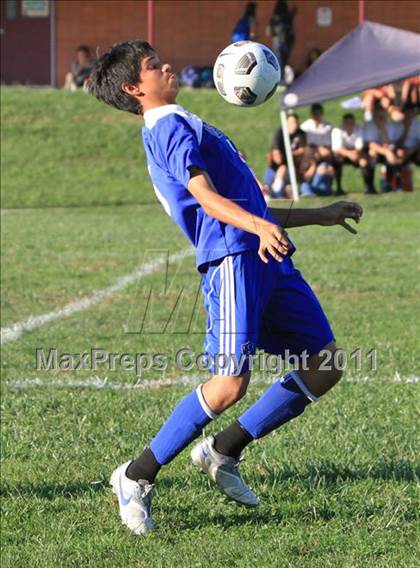 Thumbnail 3 in Capital Christian vs Mesa Verde photogallery.