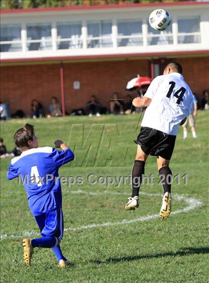 Thumbnail 2 in Capital Christian vs Mesa Verde photogallery.