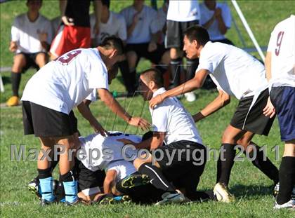 Thumbnail 3 in Capital Christian vs Mesa Verde photogallery.